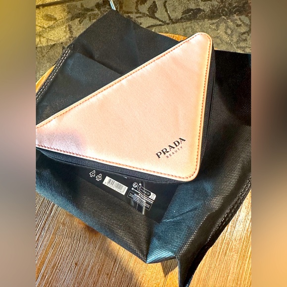 Prada triangle pouch NIP - Picture 1 of 4
